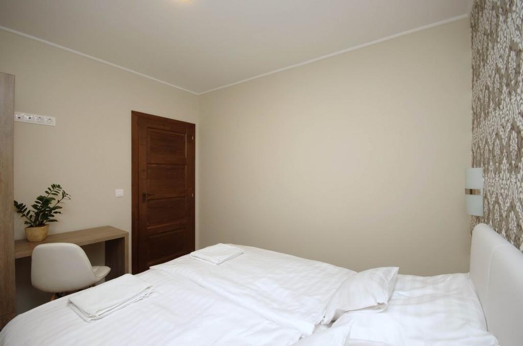 Mosoly Deluxe Apartman Gyula Eksteriør bilde